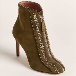 NIB ALAIA Paris Moss Green Studded Suede Zip Booties size EU 36